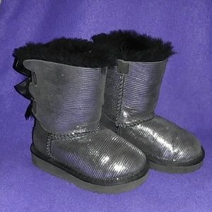 Girls Size 7 Ugg Bailey Bow Boots